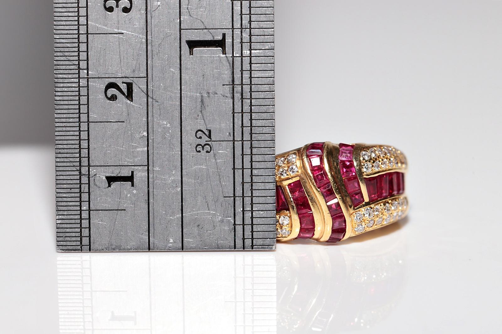 Anillo Vintage Circa Década de 1980 Oro de 14k Decorado con Diamantes Naturales y Rubí Calibre en venta 1