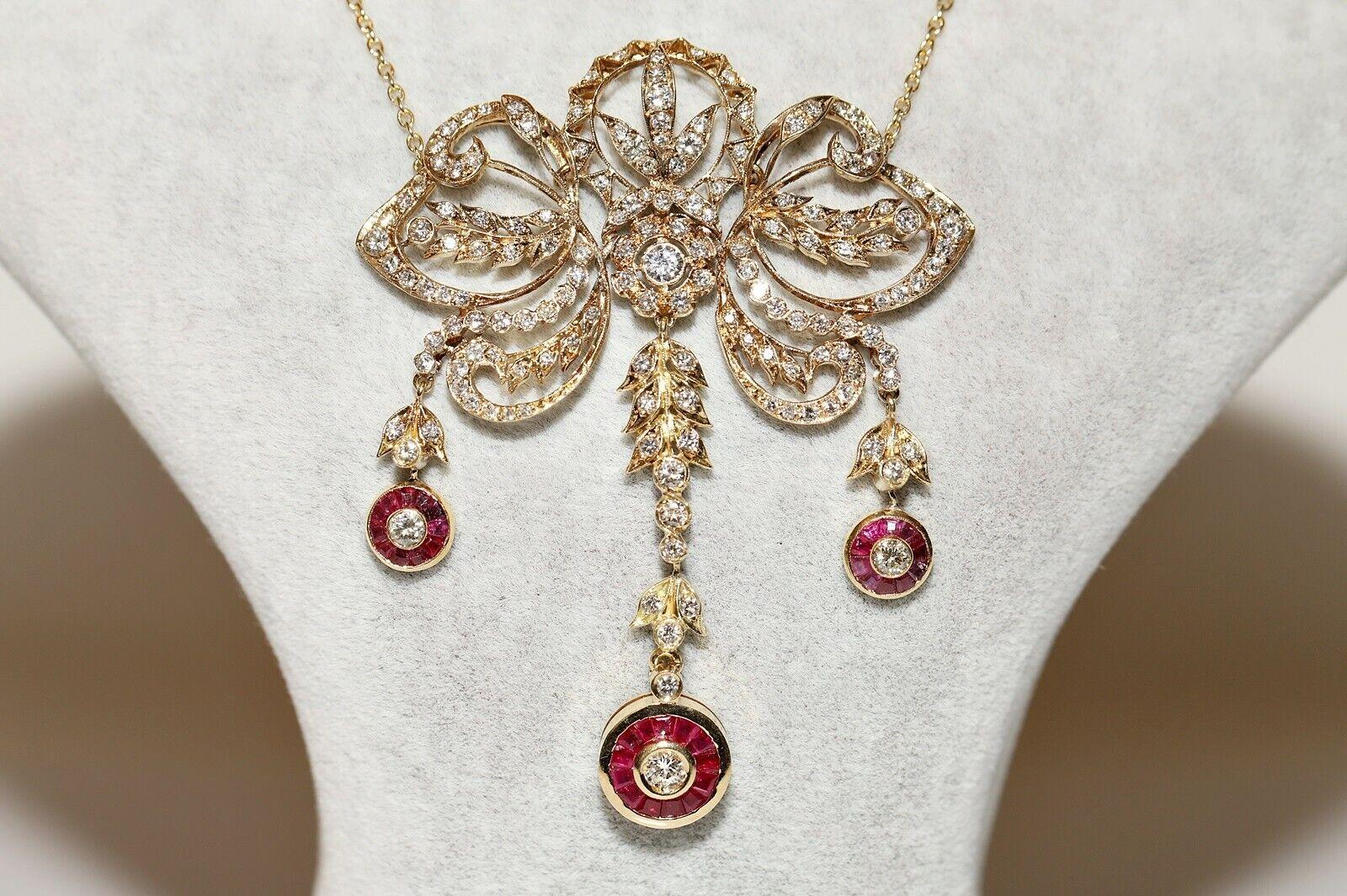 Brilliant Cut Vintage Circa 1980s 14k Gold Natural Diamond And Caliber Ruby Necklace  For Sale