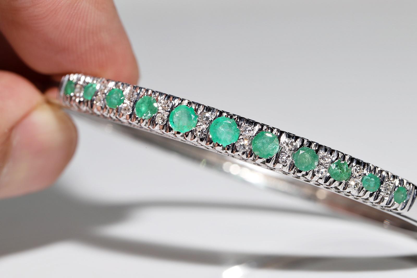 Vintage Circa 1980s 14k Gold Natural Diamond And Emerald Decorated Bracelet  For Sale 5