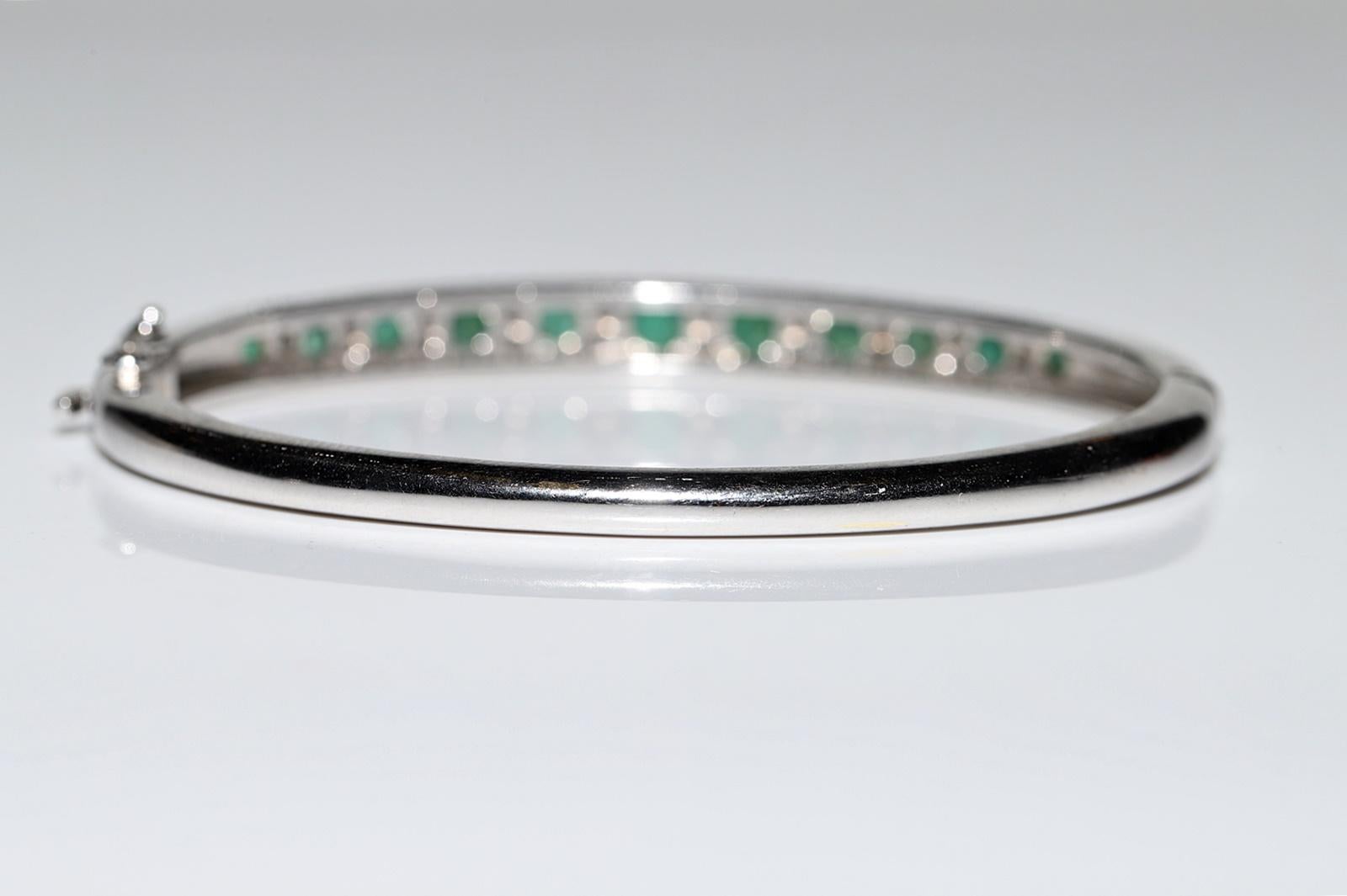 Vintage Circa 1980s 14k Gold Natural Diamond And Emerald Decorated Bracelet  For Sale 12