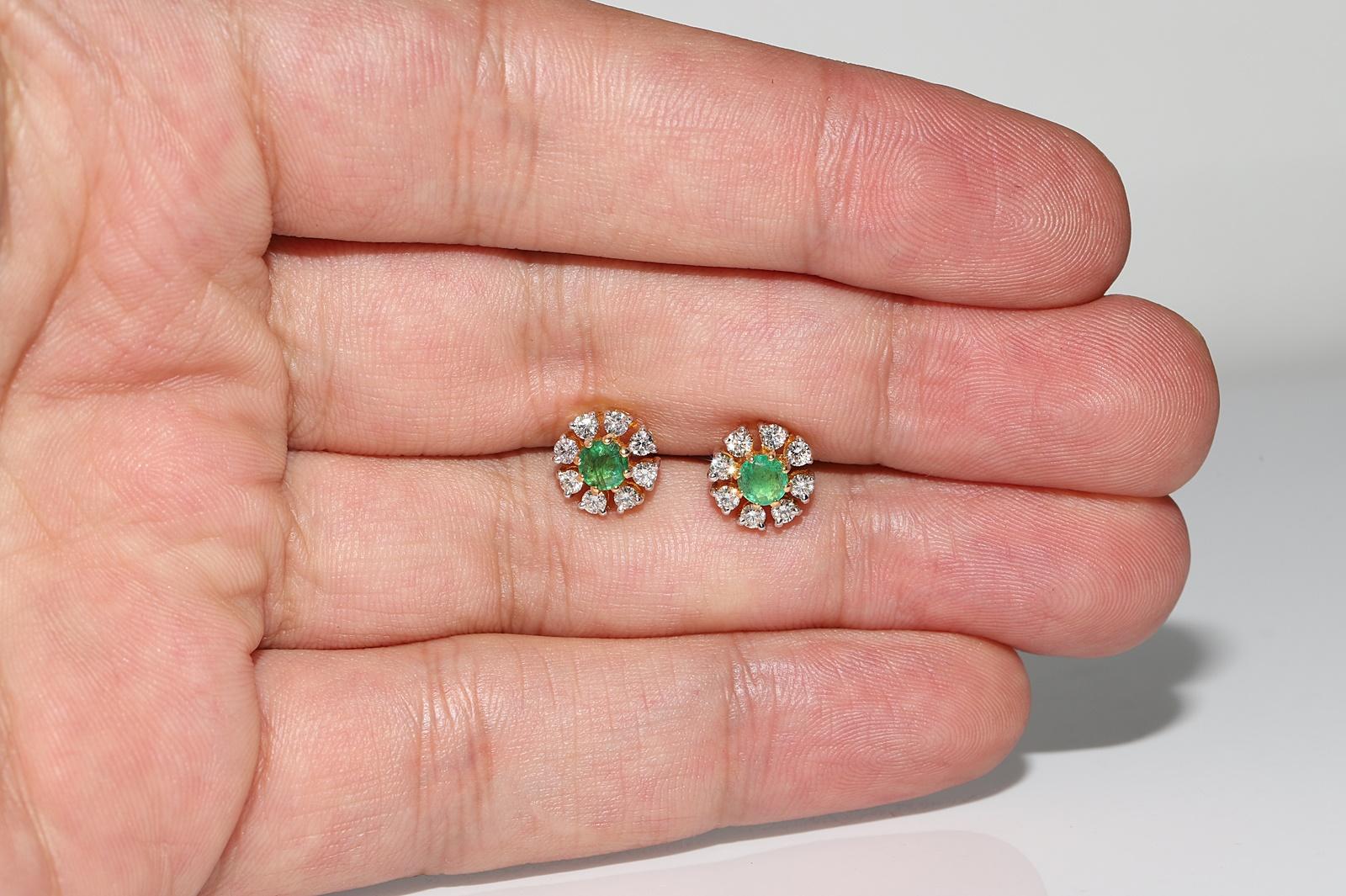 Vintage  Circa 1980s 14k Gold Natural Diamond And Emerald Decorated Earring For Sale 7