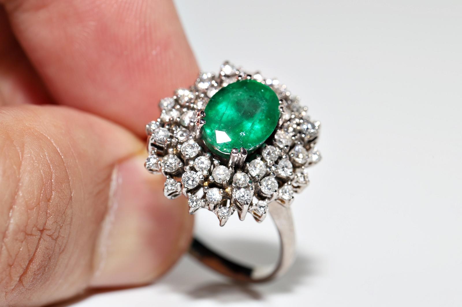 Vintage Circa 1980s 14k Gold Natural Diamond And Emerald Decorated Ring For Sale 4