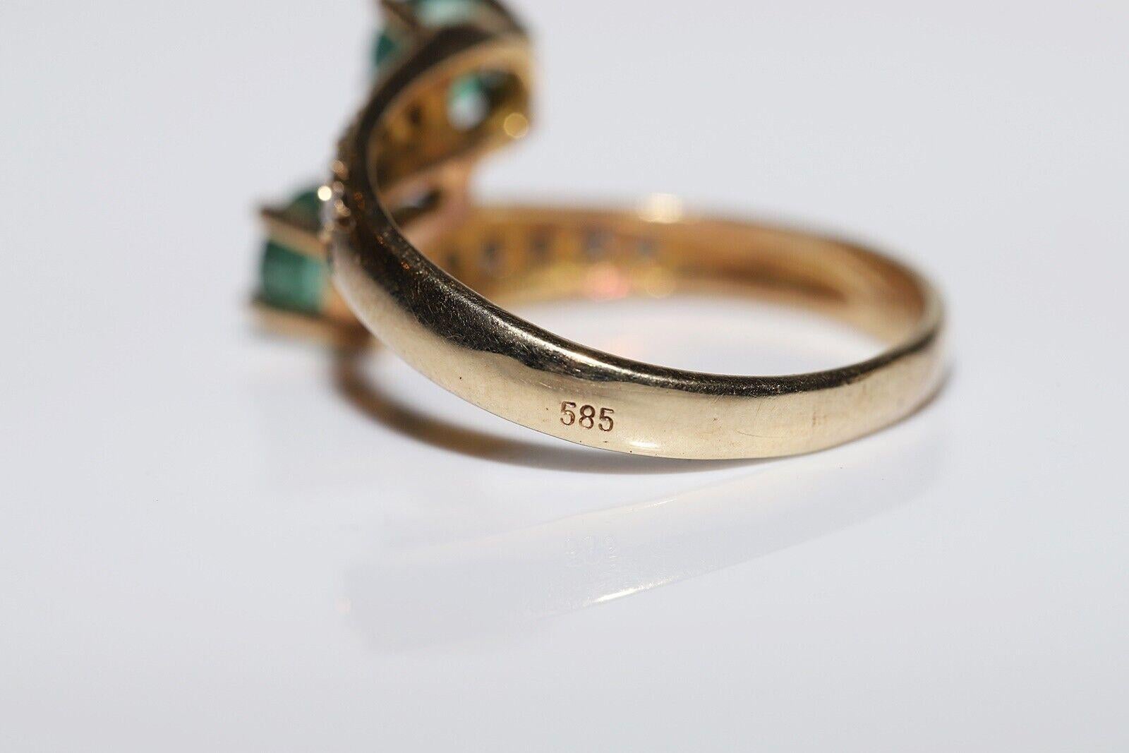 Vintage Circa 1980s 14k Gold Natural Diamond And Emerald Decorated Ring For Sale 4