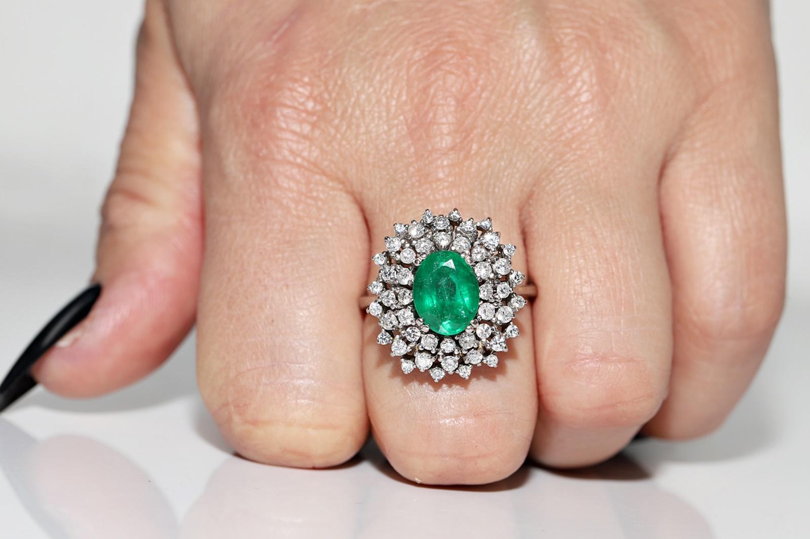 Vintage Circa 1980s 14k Gold Natural Diamond And Emerald Decorated Ring For Sale 9