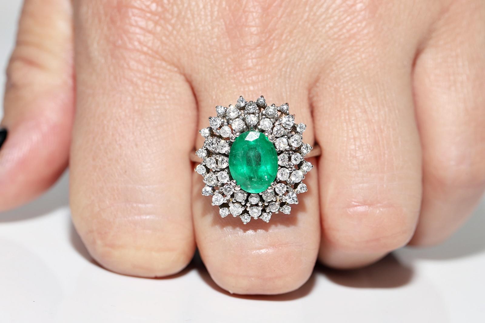 Vintage Circa 1980s 14k Gold Natural Diamond And Emerald Decorated Ring For Sale 10