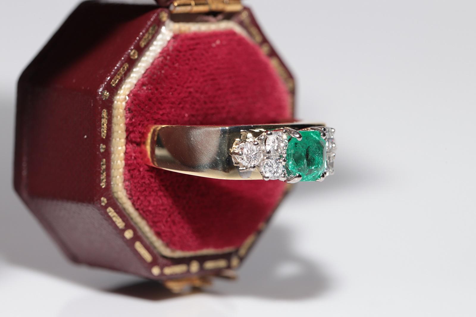 Vintage Circa 1980s 14k Gold Natural Diamond And Emerald Decorated Ring For Sale 12