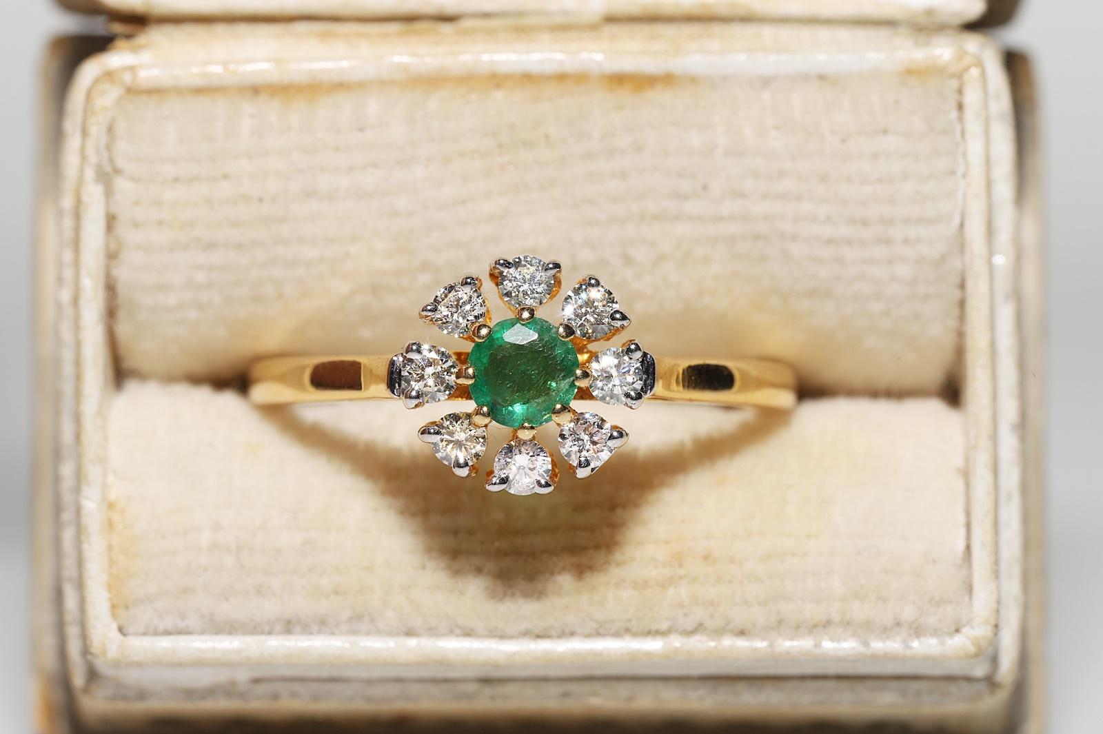 In very good condition.
Total weight is 2.6 grams.
Totally is diamond about 0.25 ct.
The diamond is has vvs-vs-s1 clarity and H-I color.
Totally is emerald 0.20 ct.
Ring size is US 7 (We offer free resizing)
We can make any size.
Box is not