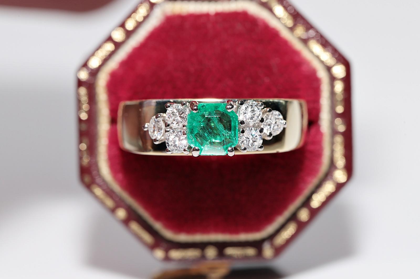 In very good condition.
Total weight is 4.7 grams.
Totally is diamond 0.40 ct.
The diamond is has G color vvs clarity.
Totally is emerald 0.50 ct.
Ring size is US 8
We can make any size.
Box is not included.
Please contact for any questions.
