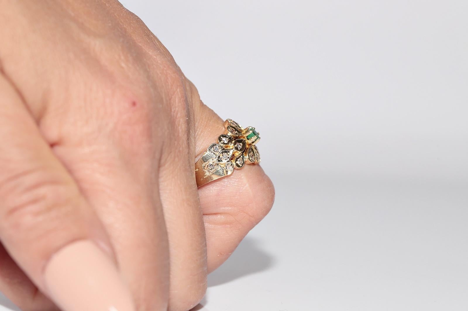 Vintage Circa 1980er Jahre 14k Gold Natürlicher Diamant und Smaragd Dekorierter Ring im Zustand „Gut“ im Angebot in Fatih/İstanbul, 34