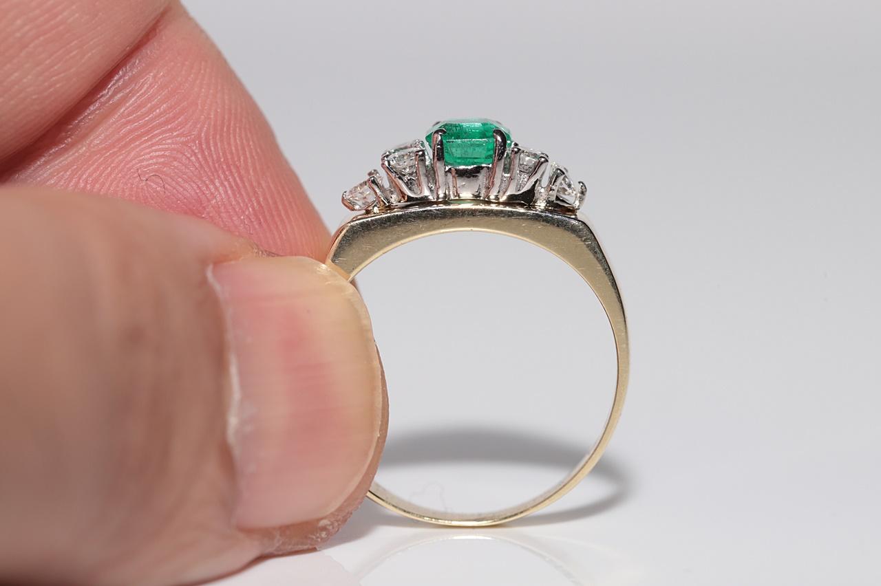 Vintage Circa 1980s 14k Gold Natural Diamond And Emerald Decorated Ring In Good Condition For Sale In Fatih/İstanbul, 34