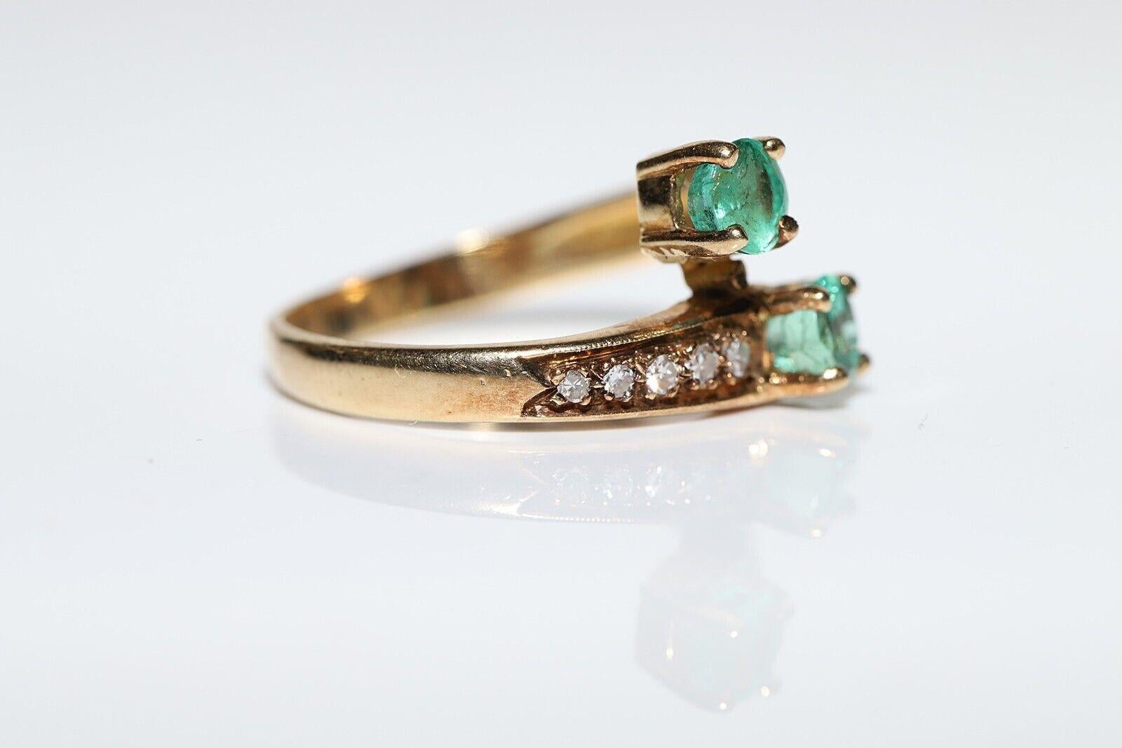 Women's Vintage Circa 1980s 14k Gold Natural Diamond And Emerald Decorated Ring For Sale