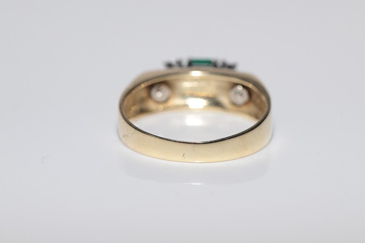 Vintage Circa 1980s 14k Gold Natural Diamond And Emerald Decorated Ring For Sale 2