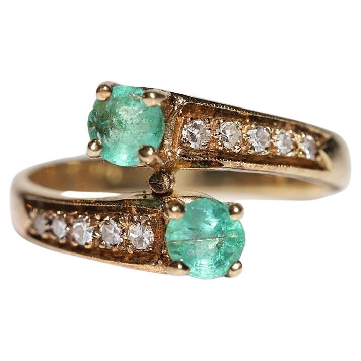 Vintage Circa 1980s 14k Gold Natural Diamond And Emerald Decorated Ring For Sale