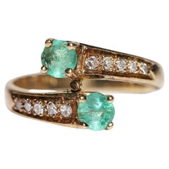 Vintage Circa 1980s 14k Gold Natural Diamond And Emerald Decorated Ring