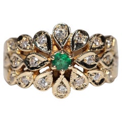Bague vintage des années 1980 en or 14 carats décorée de diamants naturels et d
émeraudes