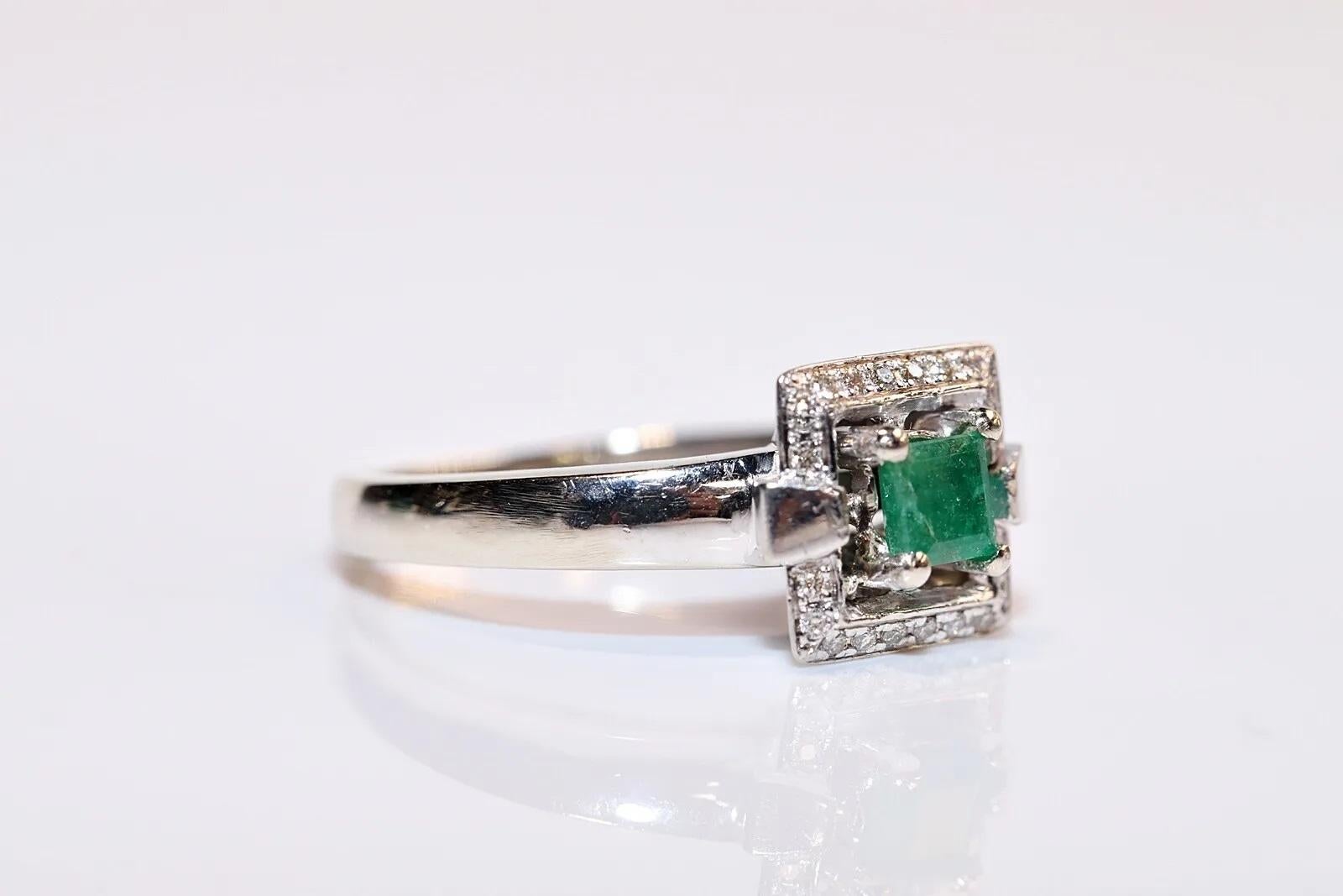 Brilliant Cut Vintage Circa 1980s 14k Gold Natural Diamond And Emerald Ring  For Sale