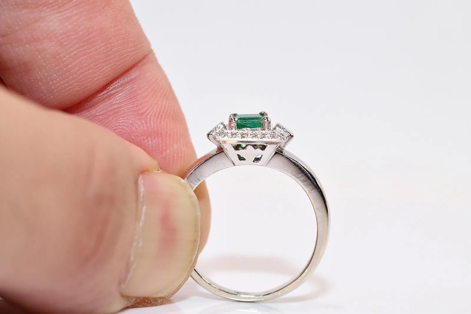 Vintage Circa 1980s 14k Gold Natural Diamond And Emerald Ring  For Sale 1