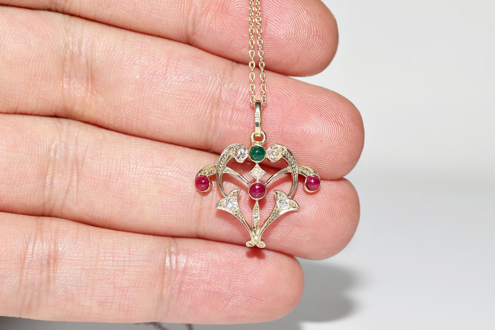 Collier pendentif vintage des années 1980 en or 14 carats avec diamant naturel et émeraude rubis en vente 1