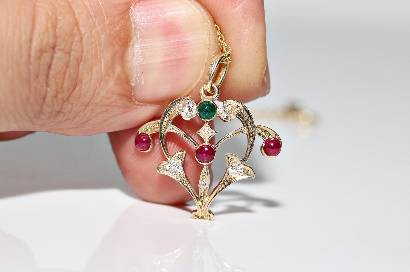 Collier pendentif vintage des années 1980 en or 14 carats avec diamant naturel et émeraude rubis en vente 3