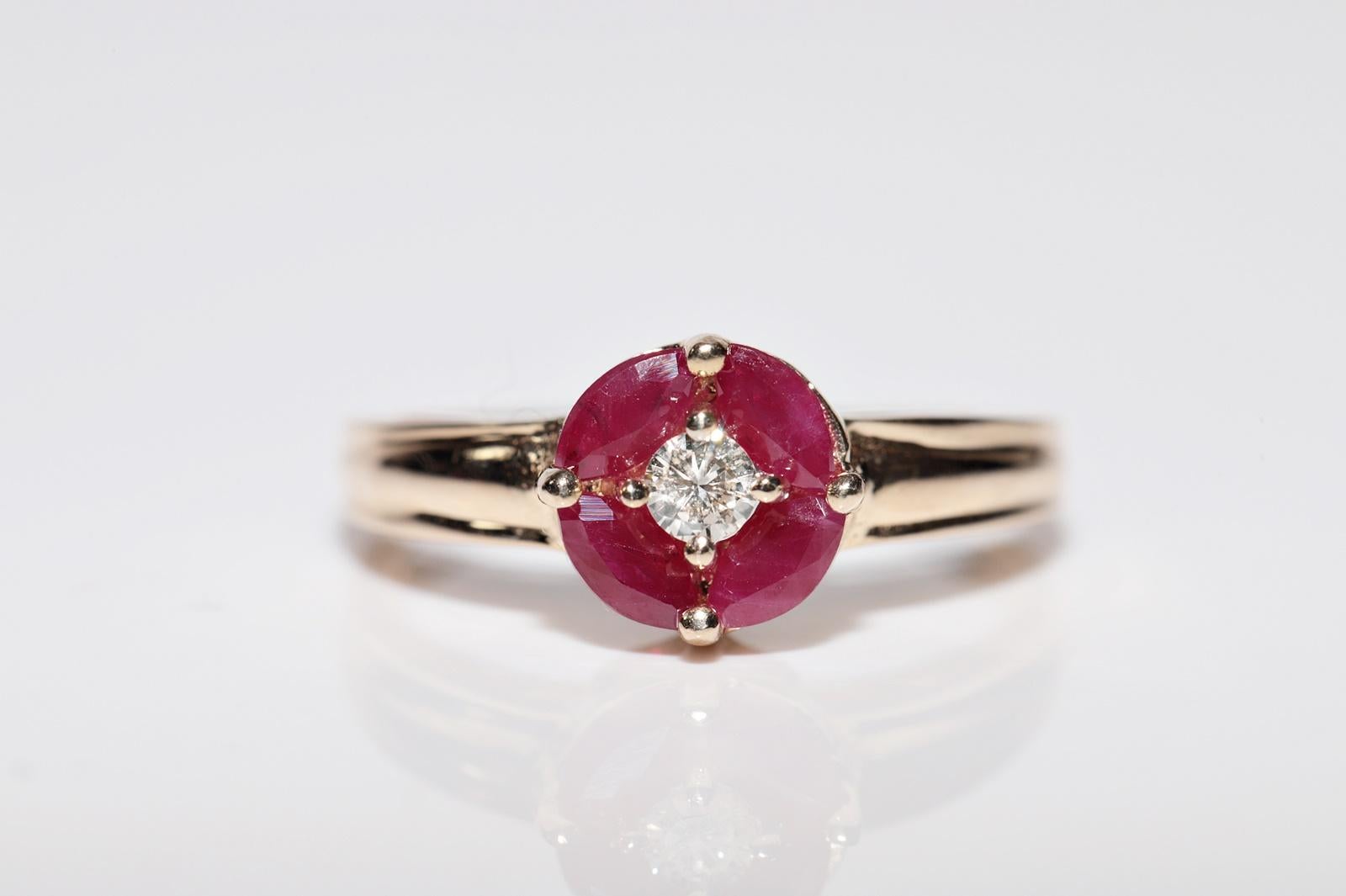Vintage Circa 1980s 14k Gold Natural Diamond And Marquise Cut Ruby Ring In Good Condition For Sale In Fatih/İstanbul, 34