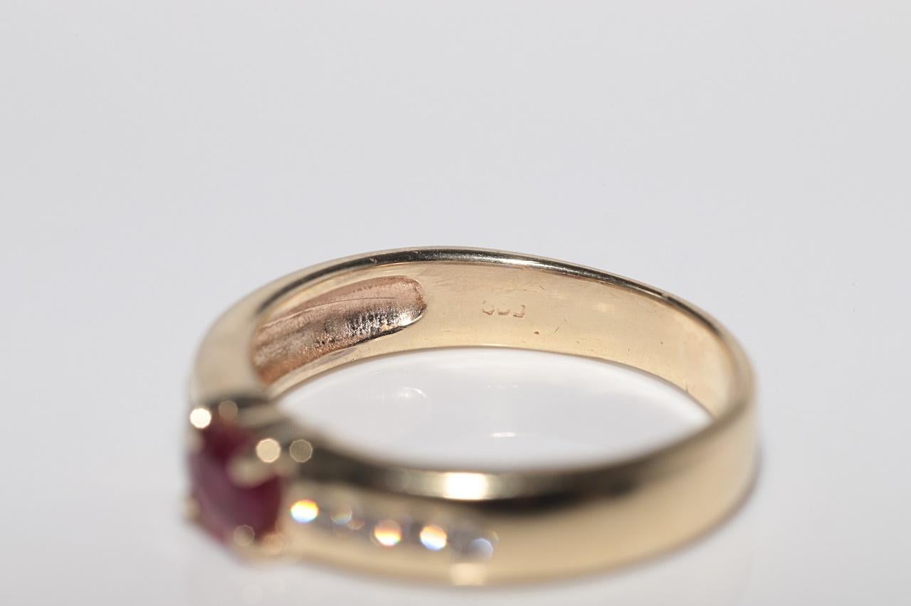 Anello a fascia in oro 14k con diamanti naturali e rubini taglio ovale, vintage, circa anni '80 in vendita 9