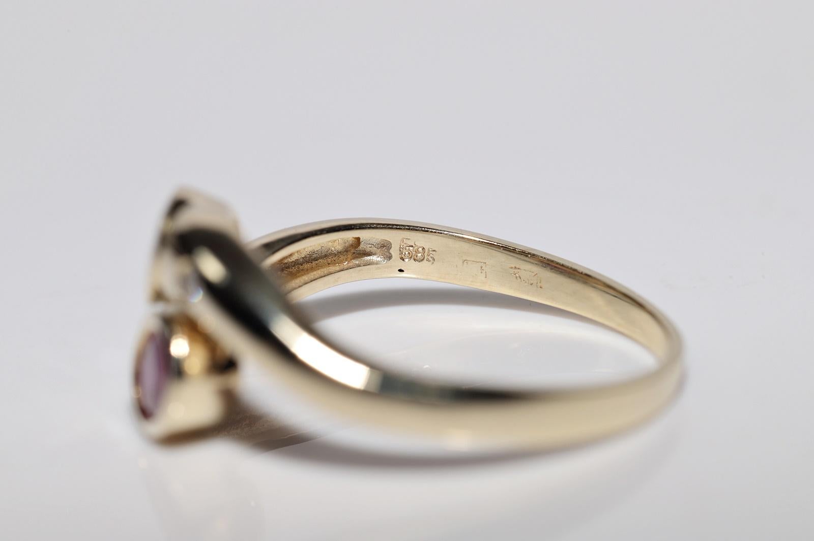 Vintage Circa 1980er Jahre 14K Gold Natürlicher Diamant und Ovalschliff Rubin Dekorierter Ring im Angebot 6