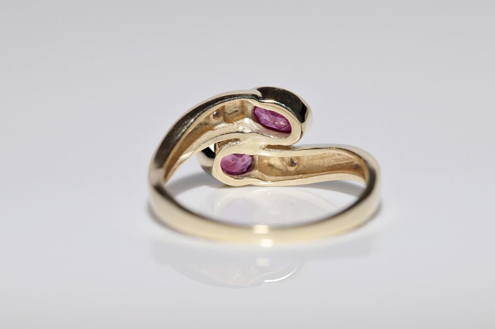 Vintage Circa 1980er Jahre 14K Gold Natürlicher Diamant und Ovalschliff Rubin Dekorierter Ring im Angebot 7