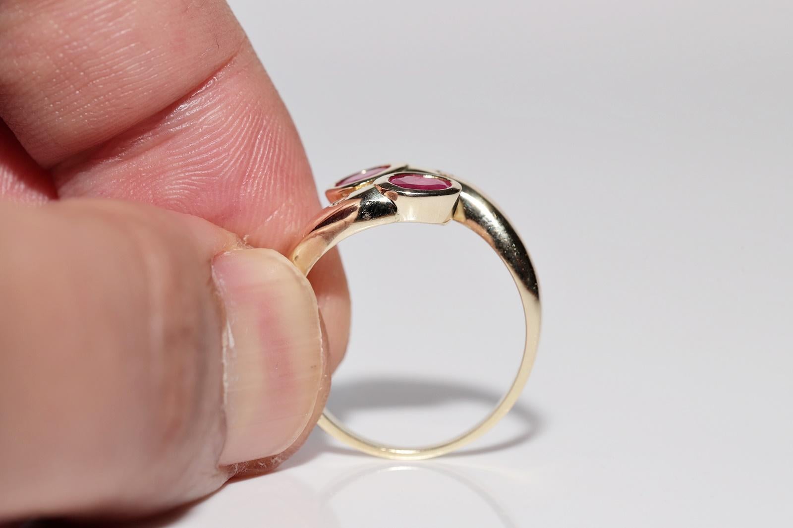 Vintage Circa 1980er Jahre 14K Gold Natürlicher Diamant und Ovalschliff Rubin Dekorierter Ring im Angebot 11