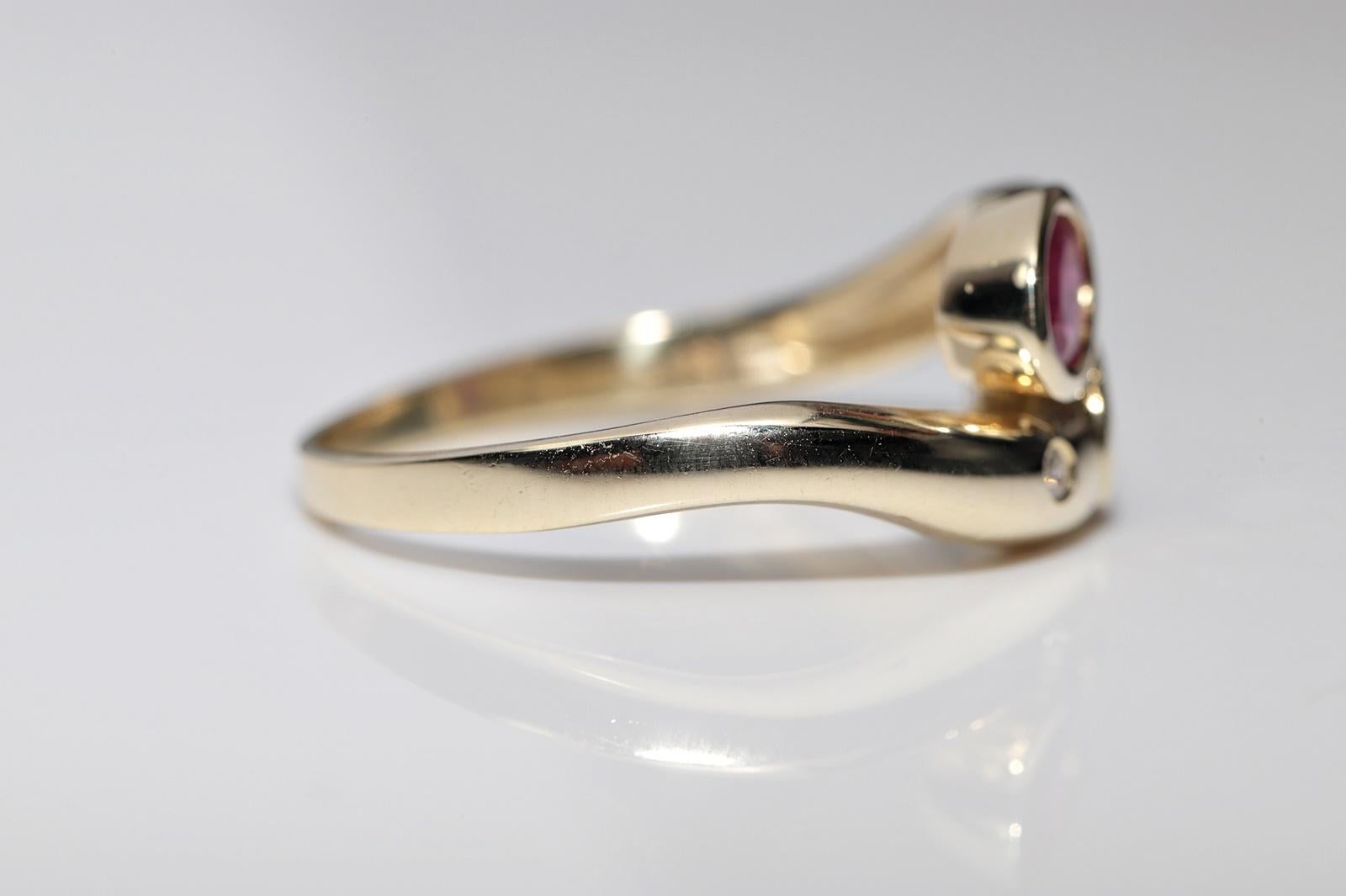 Vintage Circa 1980er Jahre 14K Gold Natürlicher Diamant und Ovalschliff Rubin Dekorierter Ring im Angebot 13