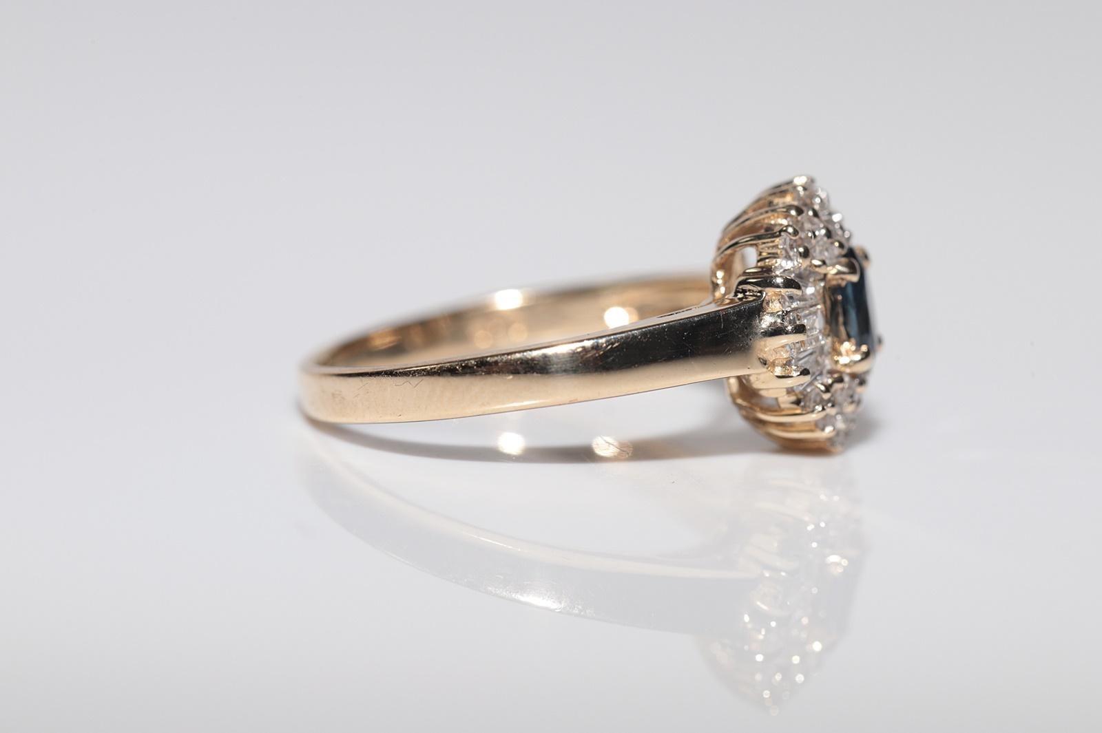 Vintage Circa 1980s 14k Gold Natural Diamond And Oval Cut Sapphire Ring im Angebot 4