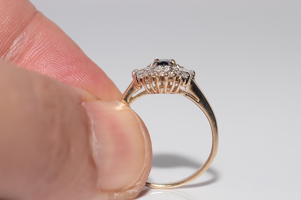 Vintage Circa 1980s 14k Gold Natural Diamond And Oval Cut Sapphire Ring im Angebot 5