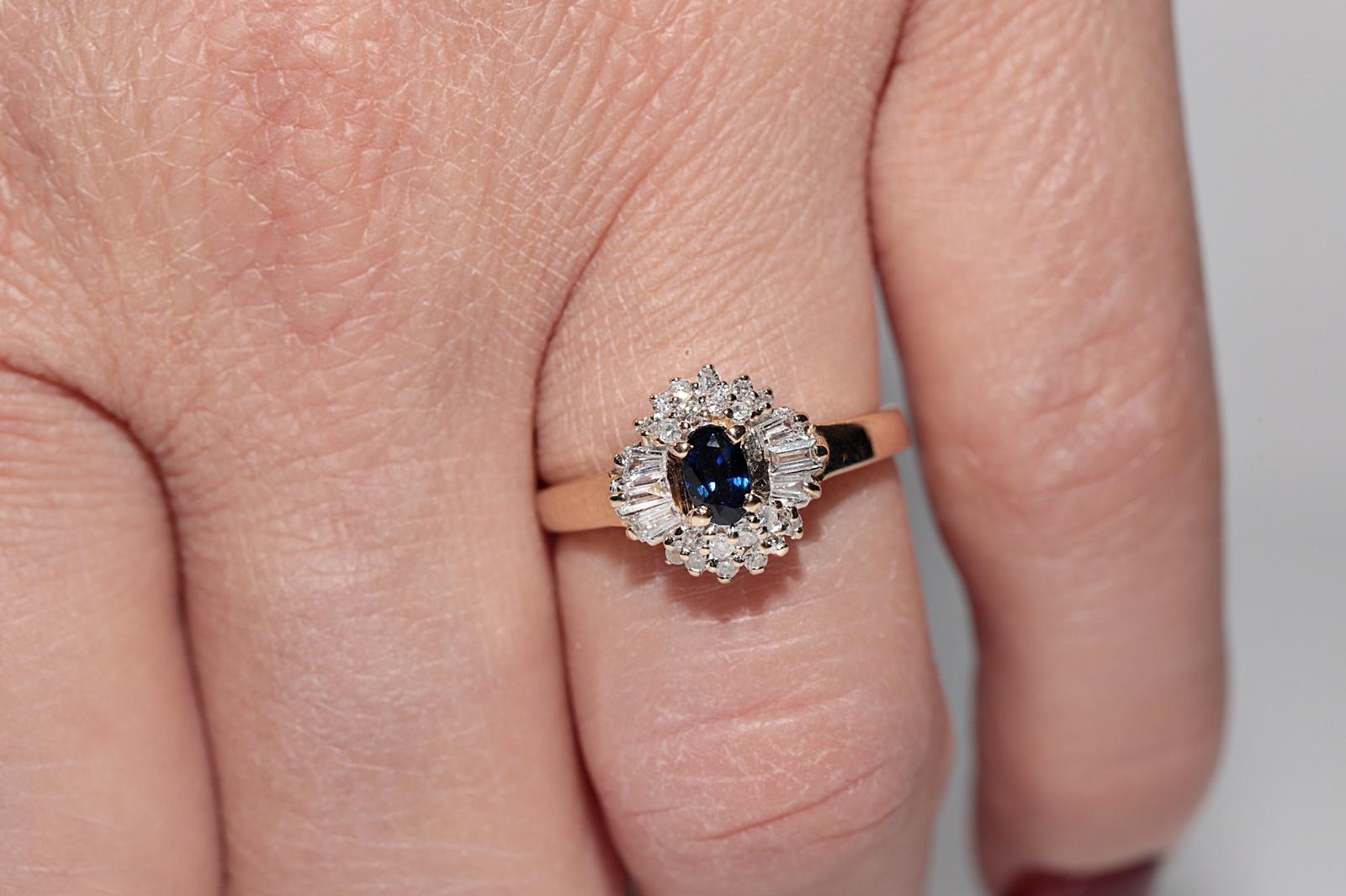 Vintage Circa 1980s 14k Gold Natural Diamond And Oval Cut Sapphire Ring (Retro) im Angebot
