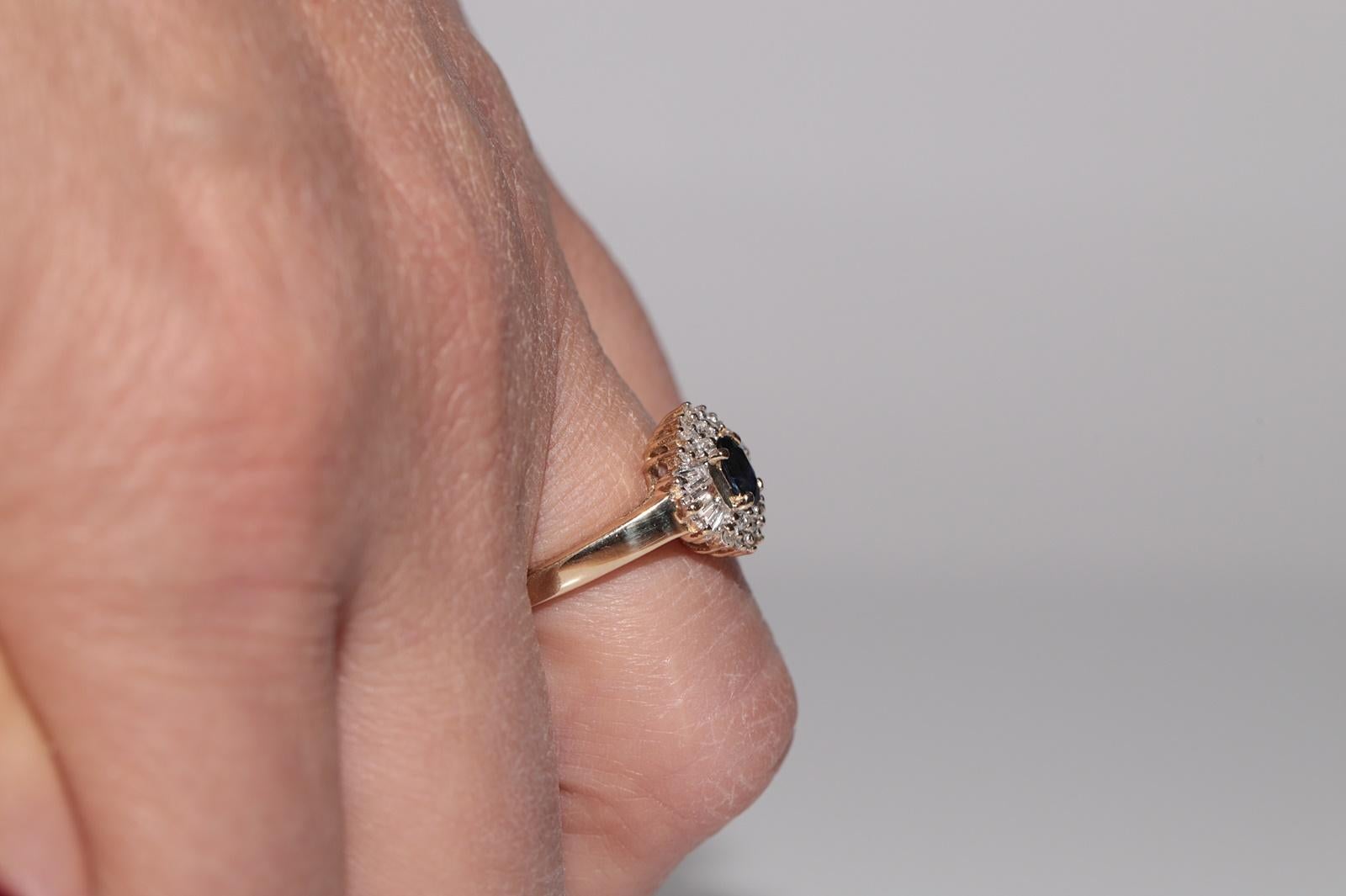 Vintage Circa 1980s 14k Gold Natural Diamond And Oval Cut Sapphire Ring (Brillantschliff) im Angebot