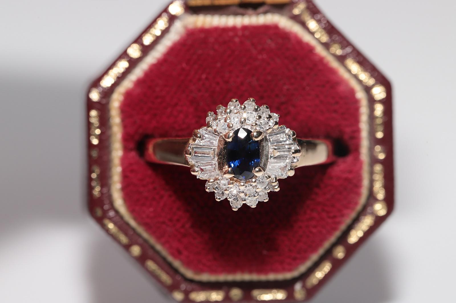 Vintage Circa 1980s 14k Gold Natural Diamond And Oval Cut Sapphire Ring Damen im Angebot
