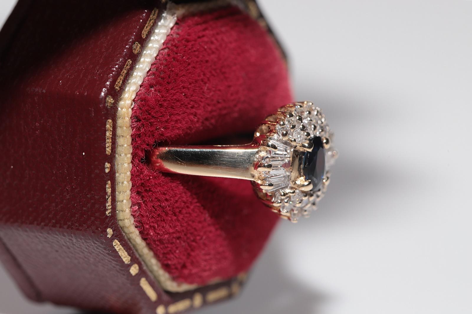 Vintage Circa 1980s 14k Gold Natural Diamond And Oval Cut Sapphire Ring im Angebot 1