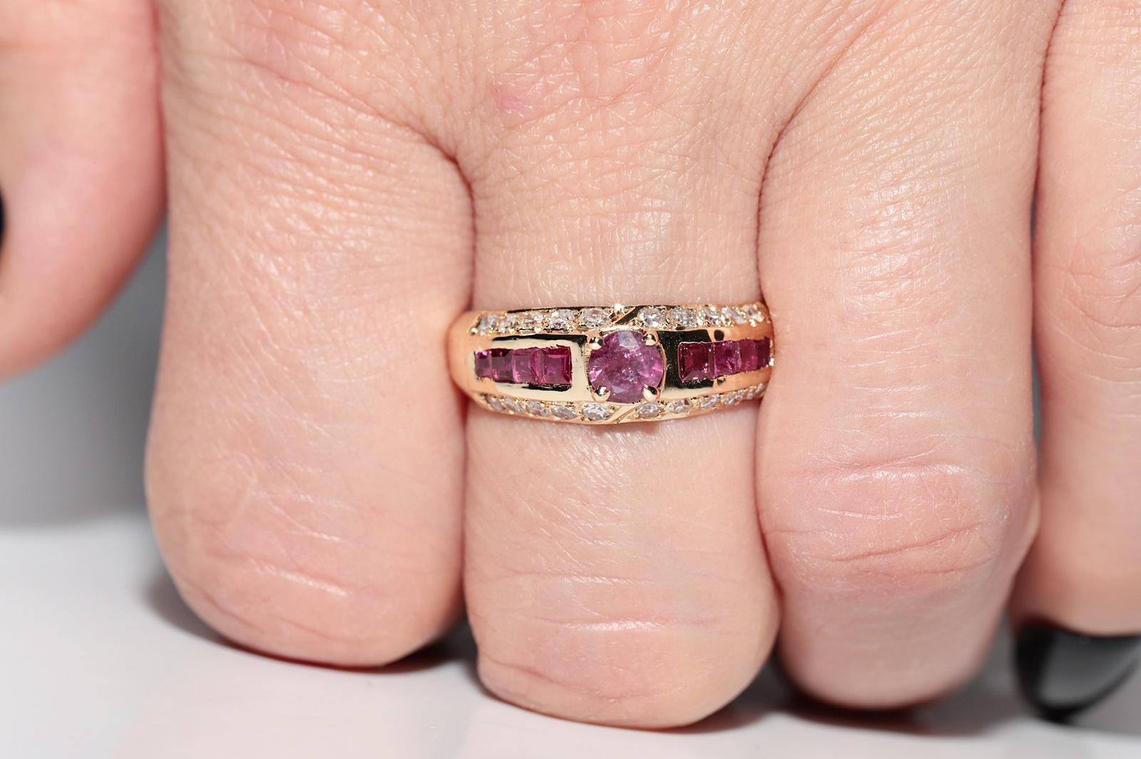 Vintage Circa 1980er Jahre 14k Gold Natürlicher Diamant und Rubin Dekorierter Ring im Angebot 10