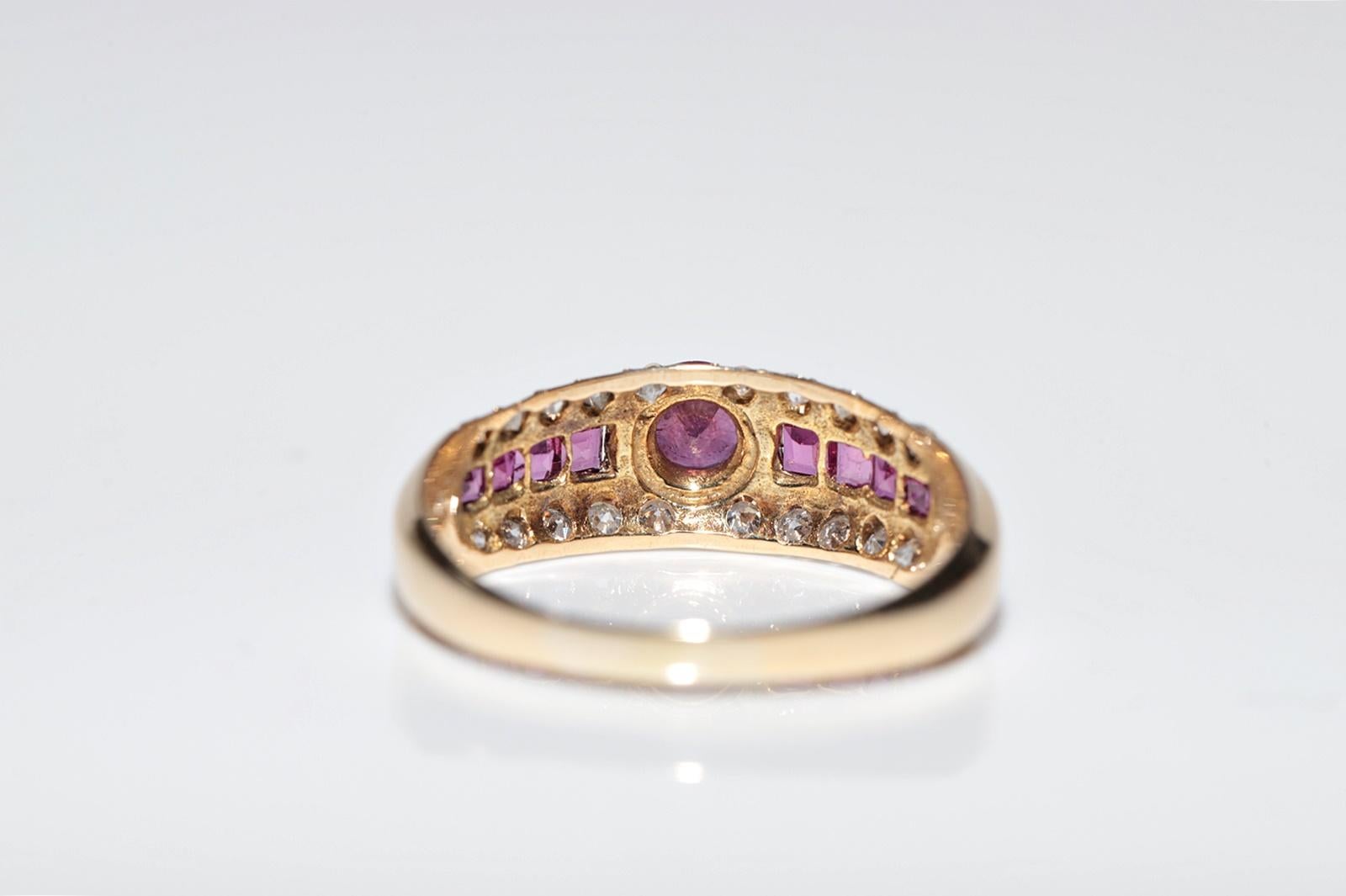 Vintage Circa 1980er Jahre 14k Gold Natürlicher Diamant und Rubin Dekorierter Ring im Angebot 2