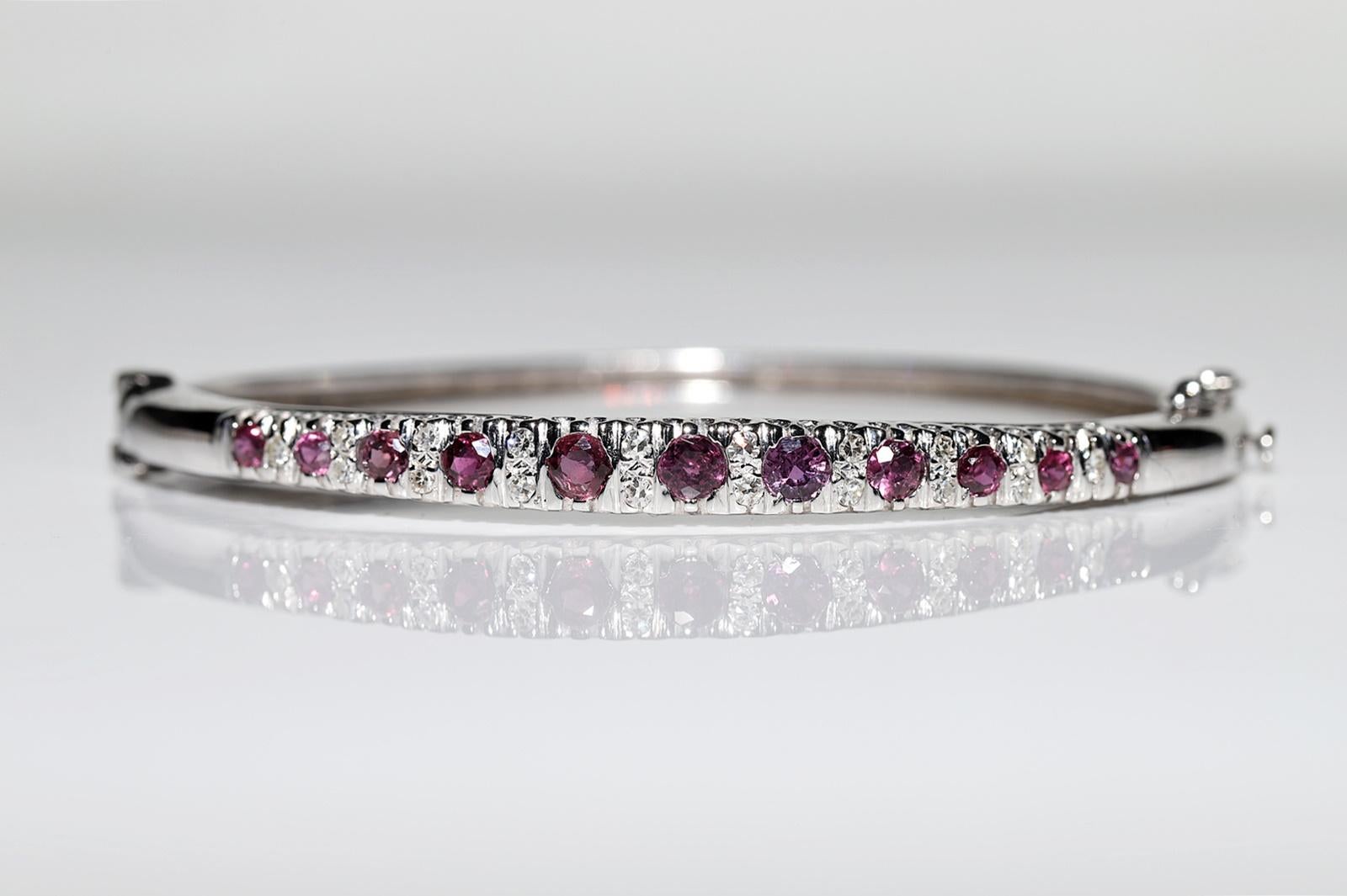 Vintage Circa 1980s 14k Gold Natural Diamond And Ruby Decorated Bangle Bracelet  For Sale 1