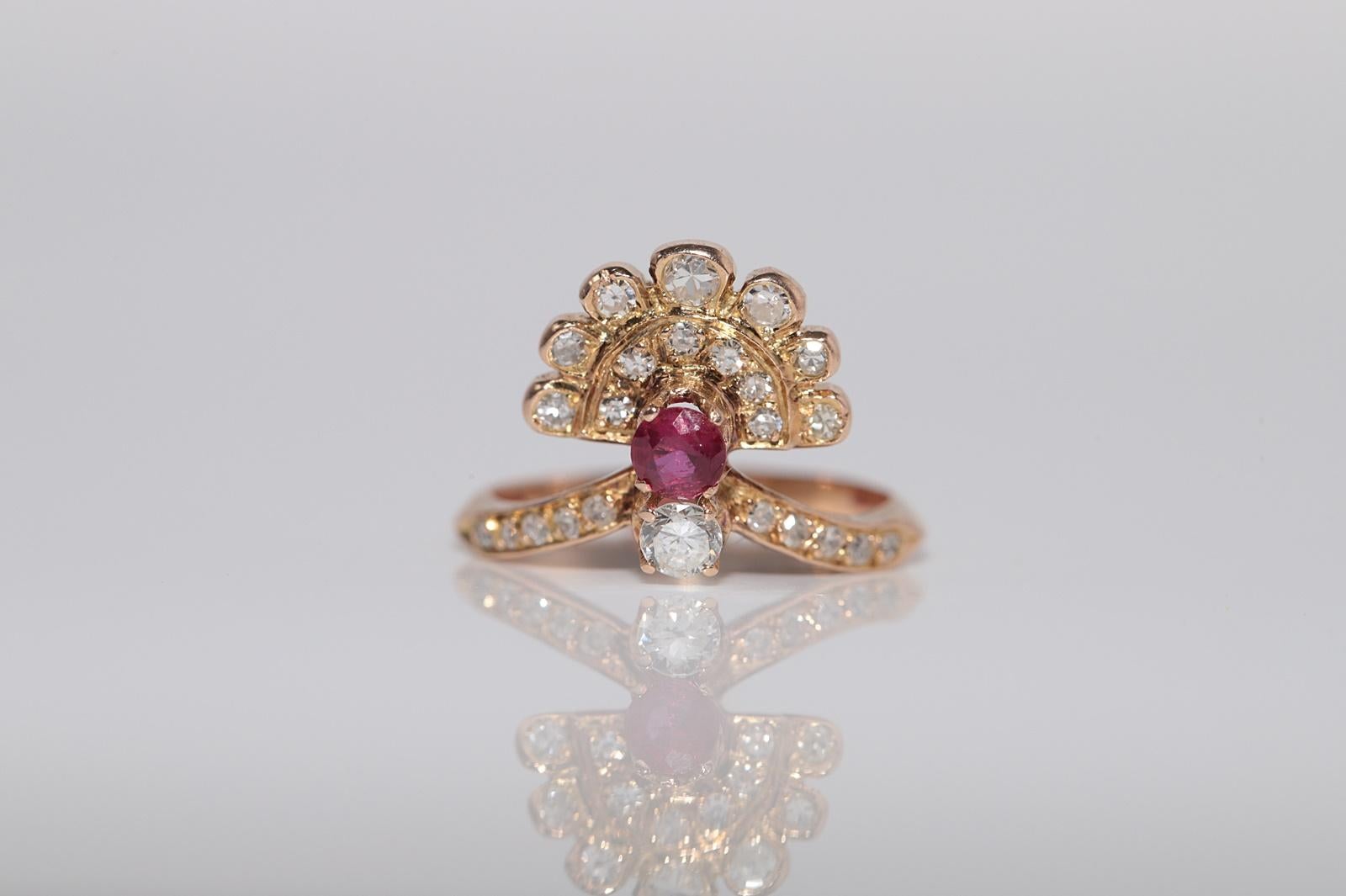 Vintage CIRCA 1980er Jahre 14k Gold natürlichen Diamanten und Rubin dekoriert Cluster Ring im Angebot 1