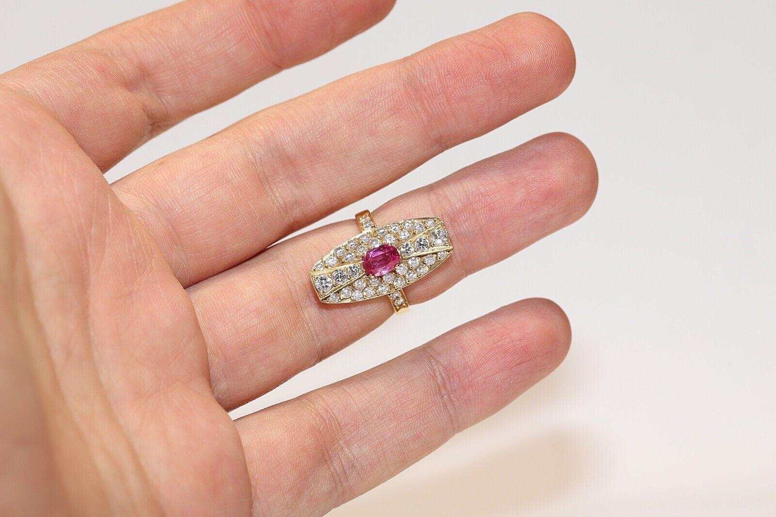 Vintage Circa 1980er Jahre 14k Gold natürlicher Diamant und Rubin Dekorierter Navette Ring im Angebot 4