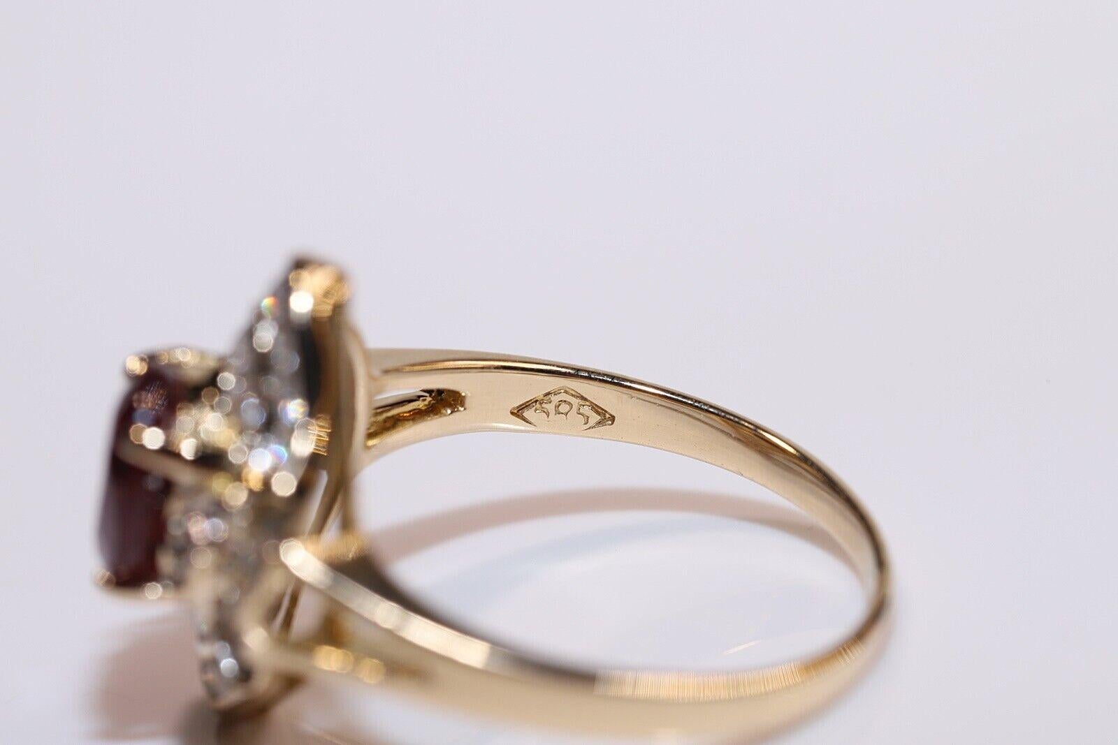 Vintage Circa 1980er Jahre 14k Gold natürlicher Diamant und Rubin Dekorierter Navette Ring im Angebot 4