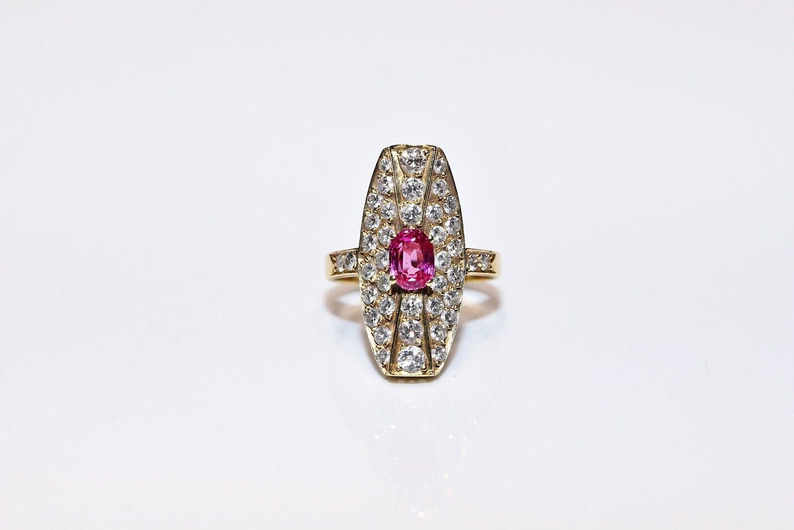 Vintage Circa 1980s 14k Gold Natural Diamond And Ruby Decorated Navette Ring  In Good Condition For Sale In Fatih/İstanbul, 34