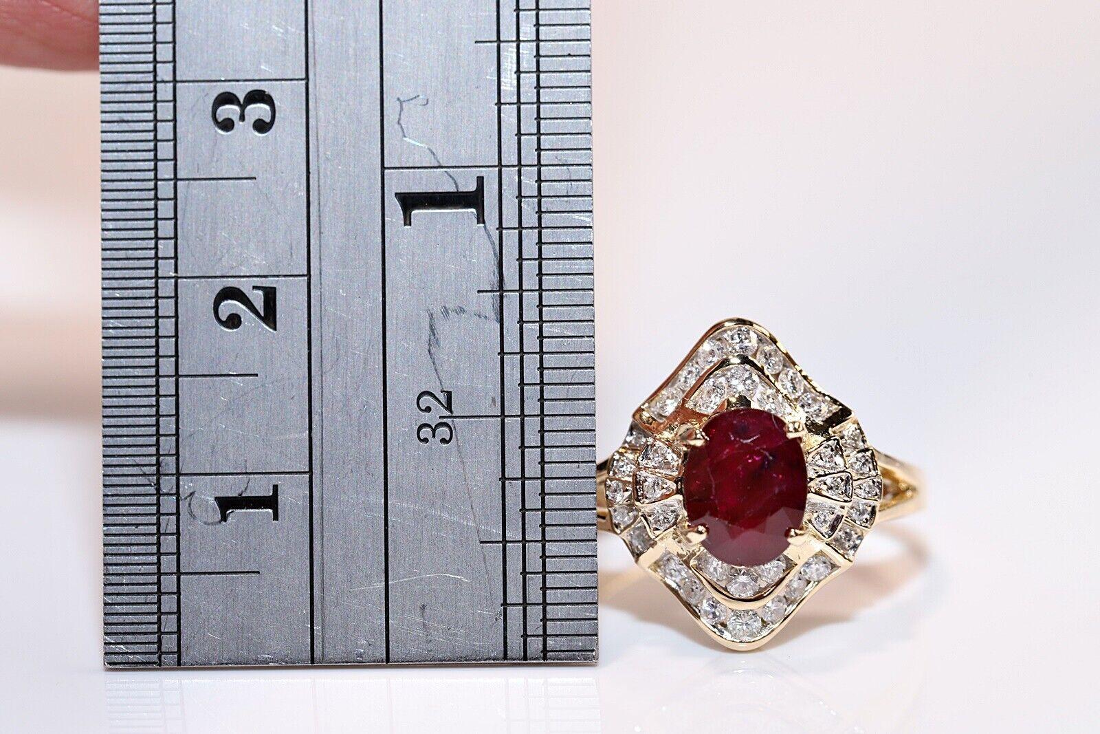 Vintage Circa 1980s 14k Gold Natural Diamond And Ruby Decorated Navette Ring In Good Condition For Sale In Fatih/İstanbul, 34