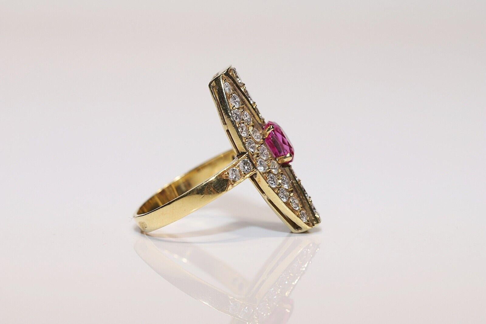 Vintage Circa 1980er Jahre 14k Gold natürlicher Diamant und Rubin Dekorierter Navette Ring Damen im Angebot