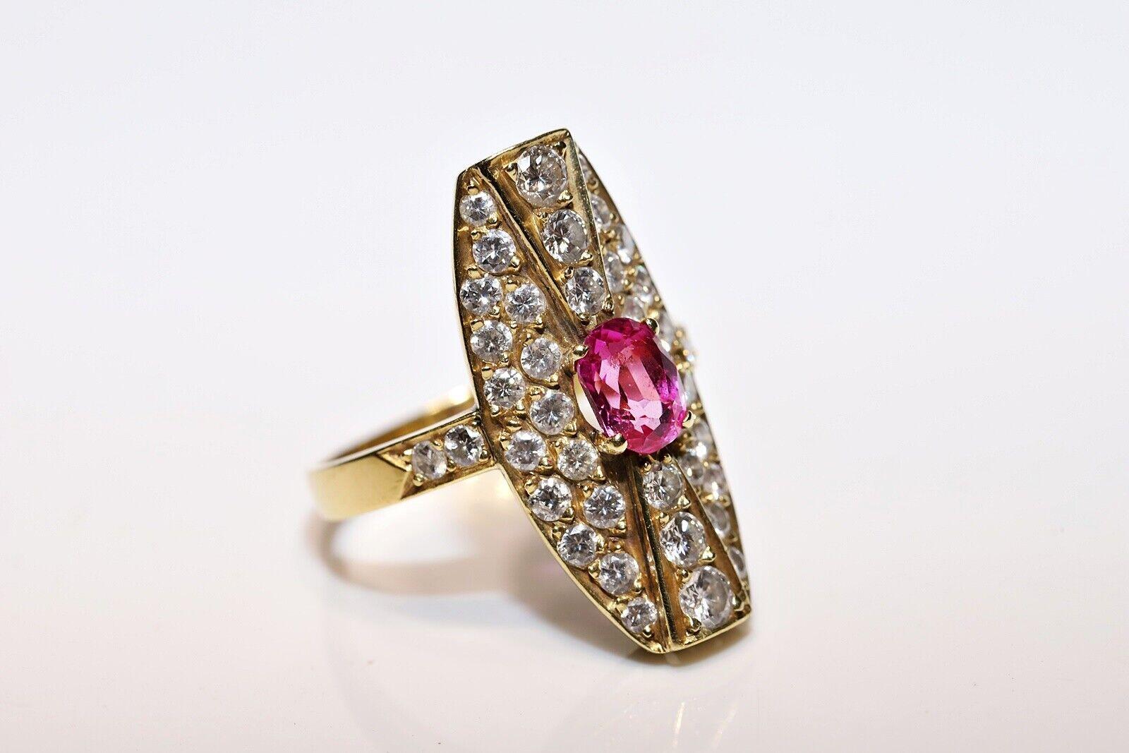 Vintage Circa 1980er Jahre 14k Gold natürlicher Diamant und Rubin Dekorierter Navette Ring im Angebot 1