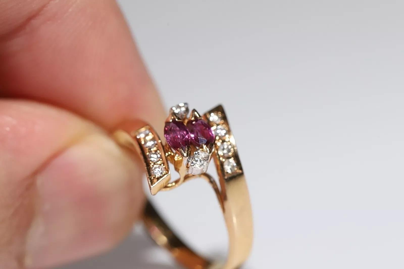 Anello decorato con diamanti naturali e rubini in oro 14k, CIRCA 1980 in vendita 4
