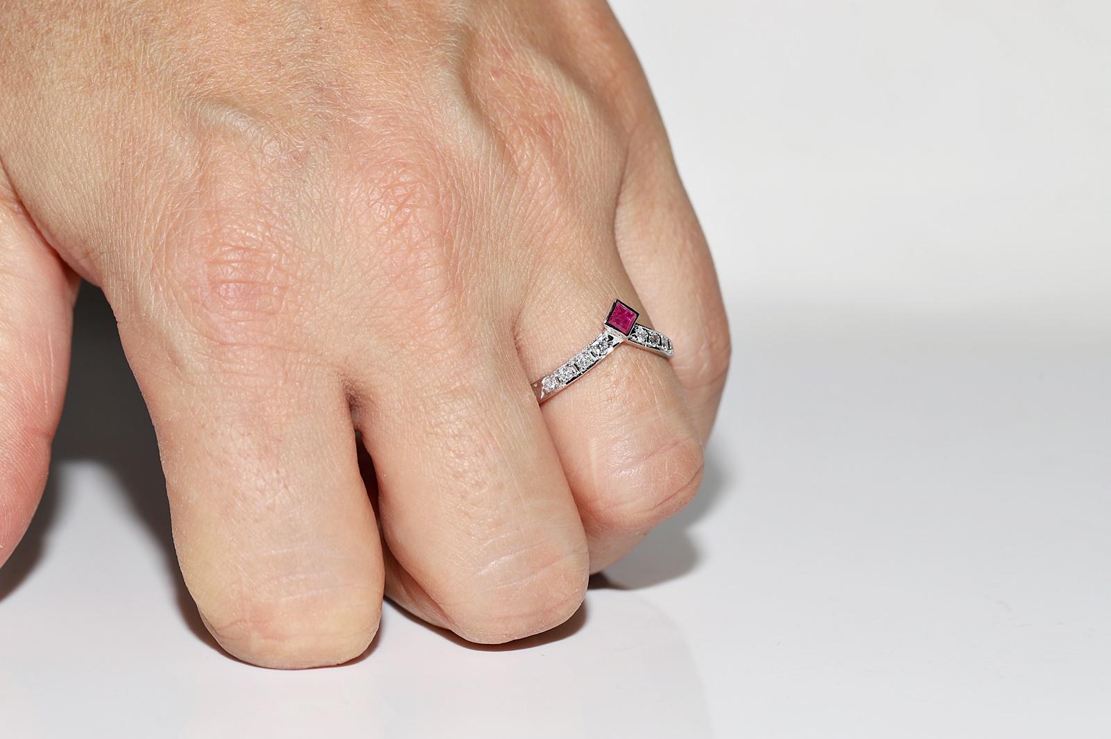 Taglio brillante Anello decorato con diamanti naturali e rubini in oro 14k, CIRCA 1980 in vendita