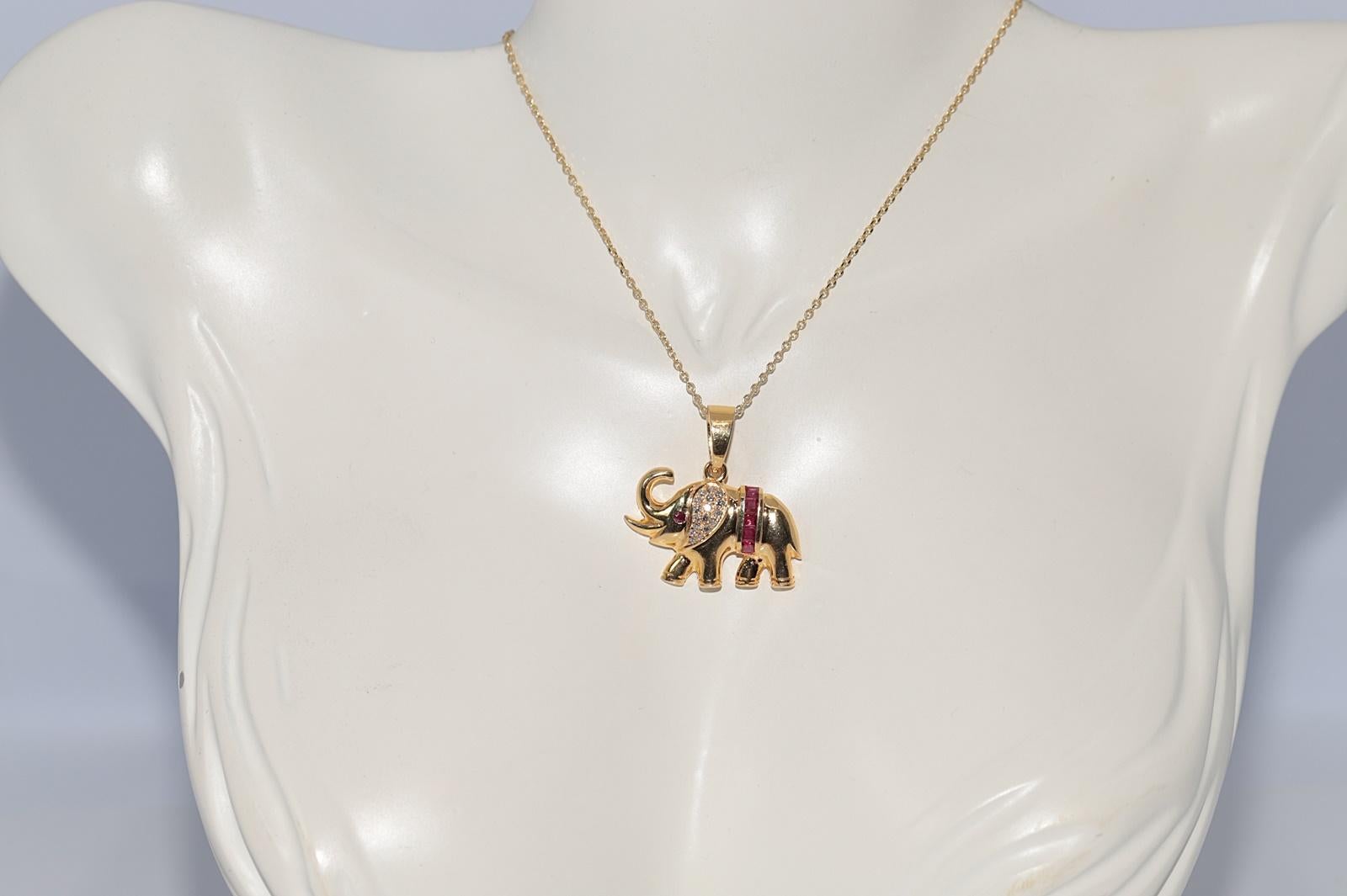 Taglio brillante Collana Elefante in oro 14k con diamanti naturali e rubini, vintage, circa anni '80 in vendita