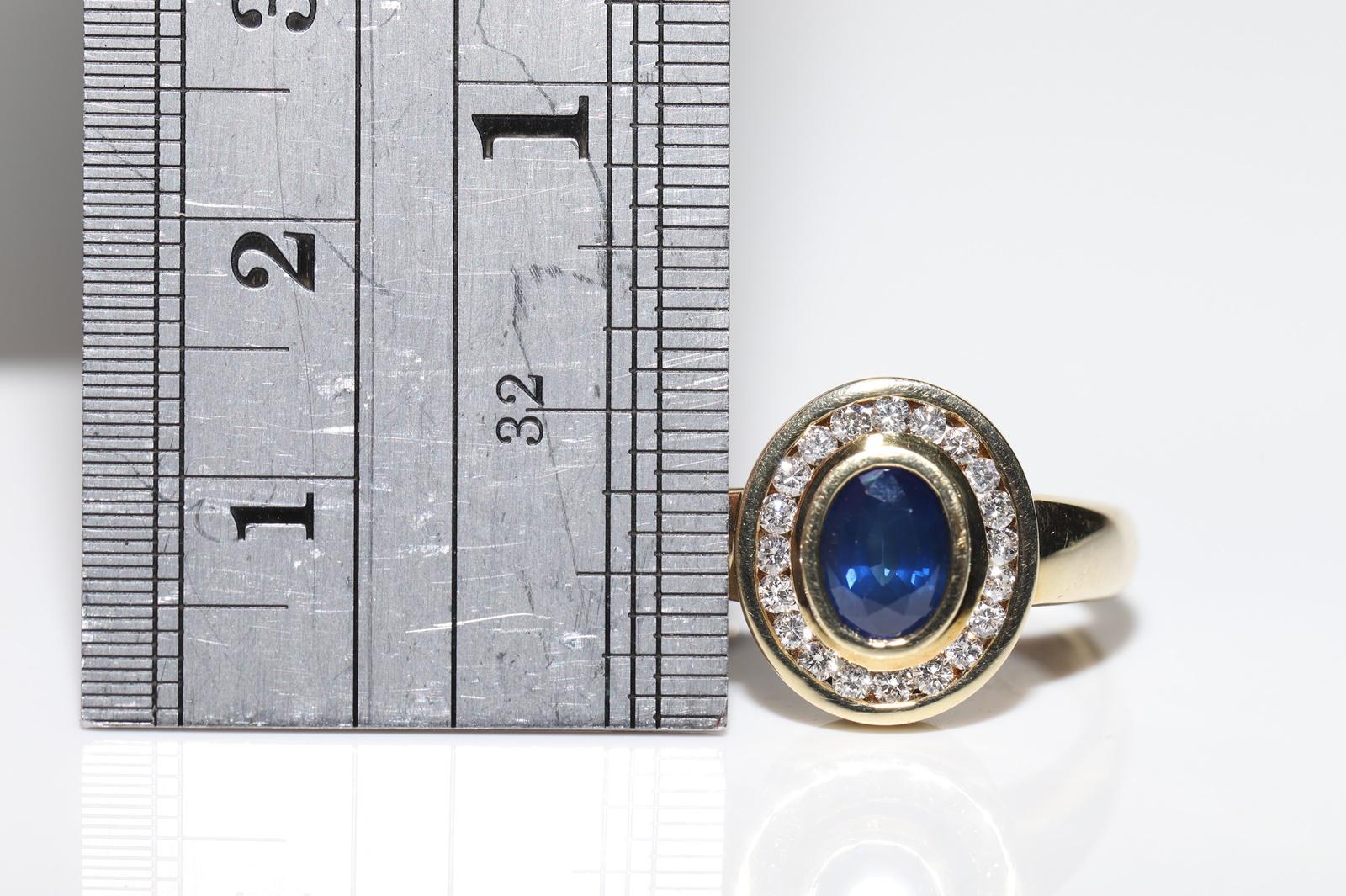 Vintage Circa 1980s 14k Gold Natural Diamond And Sapphire Decorated Ring  For Sale 6