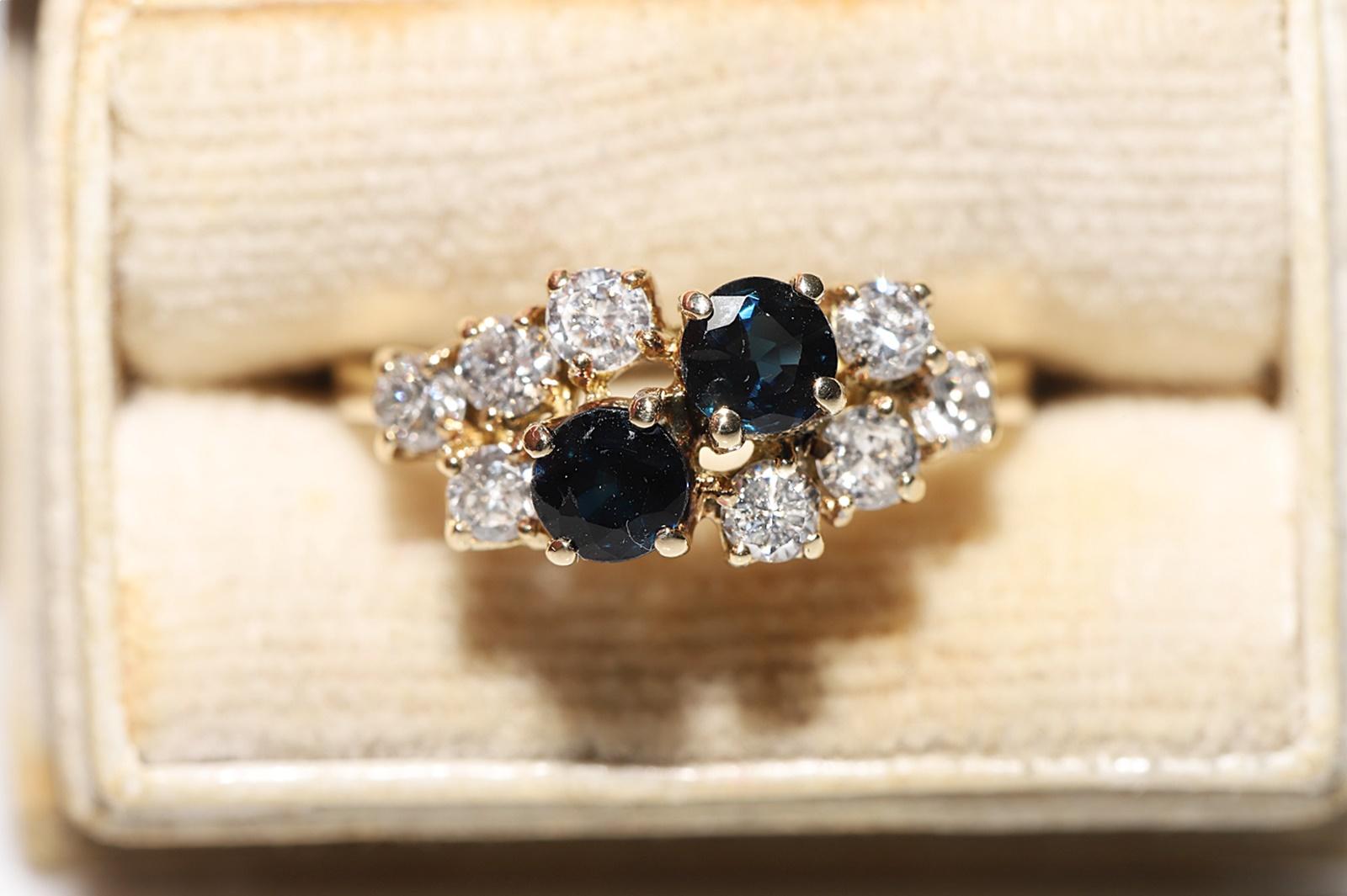 In sehr gutem Zustand.
Das Gesamtgewicht beträgt 3 Gramm.
Das Gesamtgewicht des Diamanten beträgt 0,60ct.
Der Diamant hat die Farbe G-H und die Reinheit vs-s1-s2.
Insgesamt ist Saphir 0,55 ct.
Ringgröße ist US 7
Wir können jede Größe herstellen.
Die